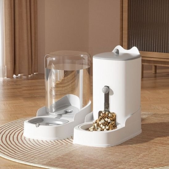 distributeur de croquettes pour chat